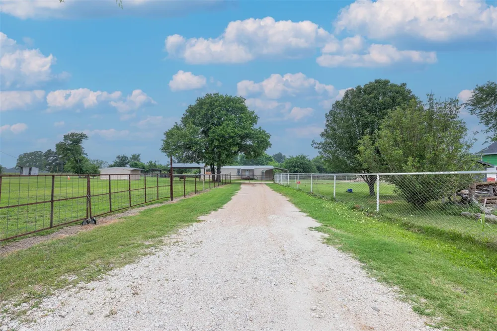 11846 Prairie Hill Drive Hearne, TX 77859
