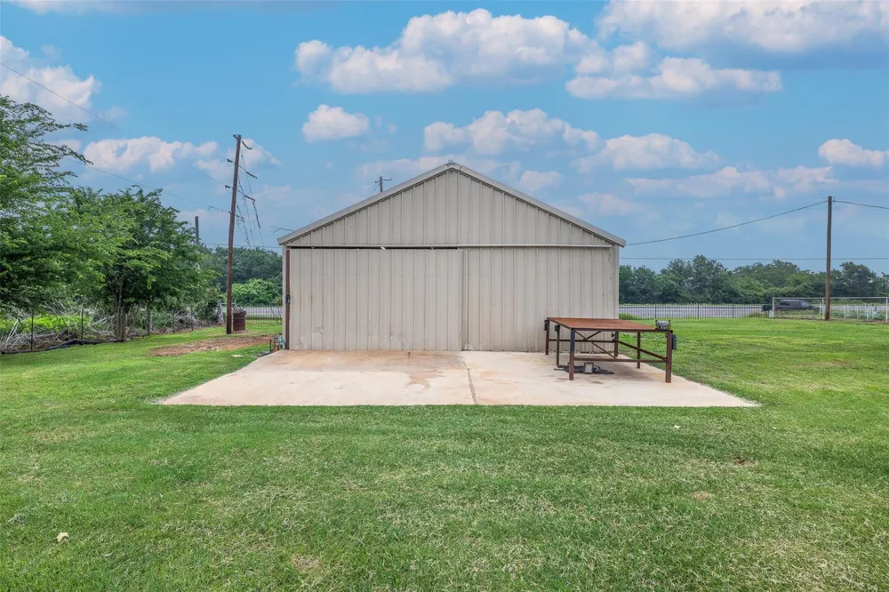 11846 Prairie Hill Drive Hearne, TX 77859