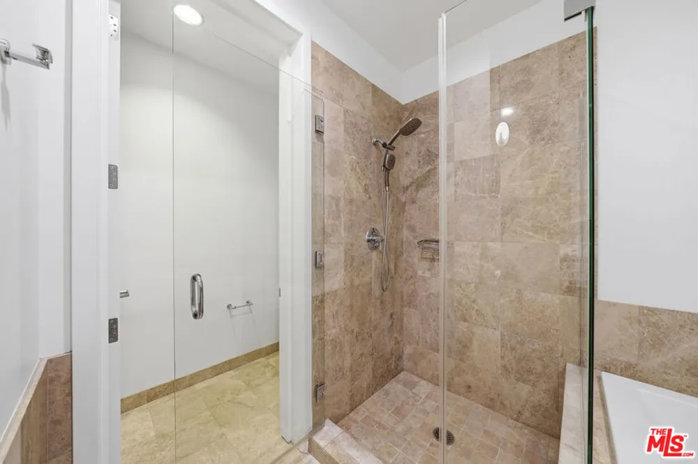 3223 W 6th Street #605 Los Angeles, CA 90020