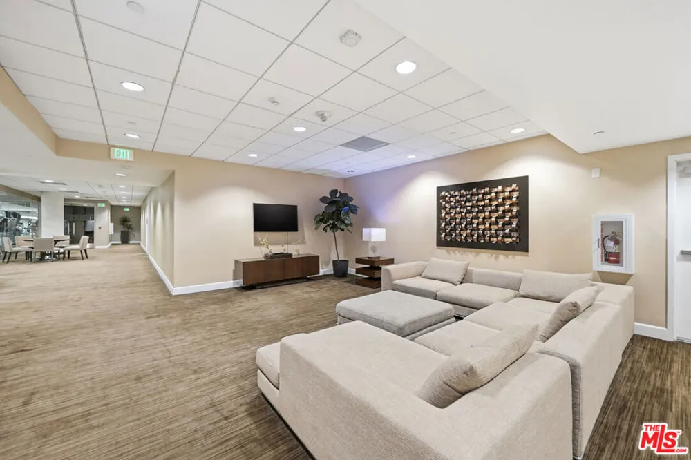 3223 W 6th Street #605 Los Angeles, CA 90020