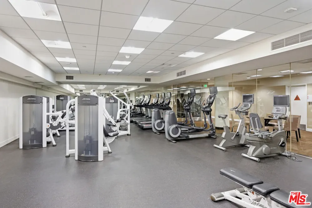 3223 W 6th Street #605 Los Angeles, CA 90020