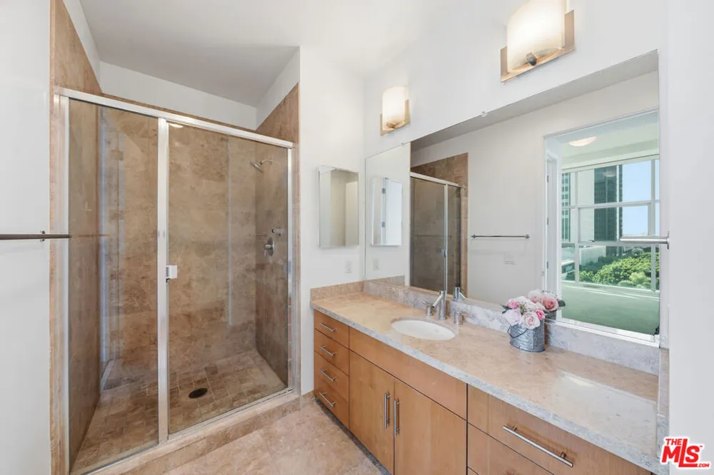 3223 W 6th Street #605 Los Angeles, CA 90020