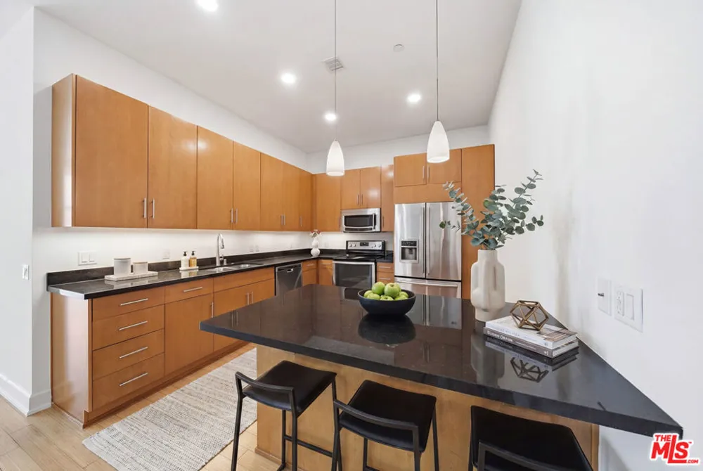 3223 W 6th Street #605 Los Angeles, CA 90020