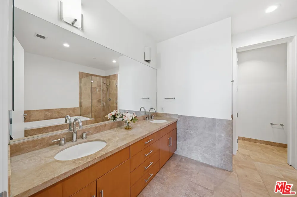 3223 W 6th Street #605 Los Angeles, CA 90020