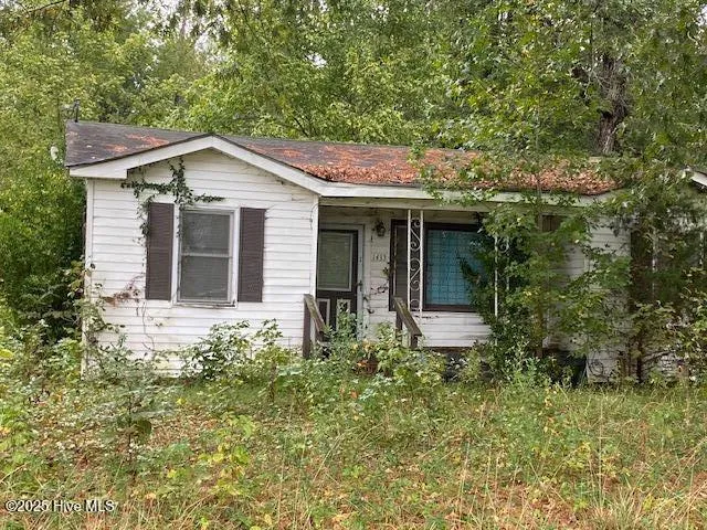 1433 Bell Town Road Williamston, NC 27892
