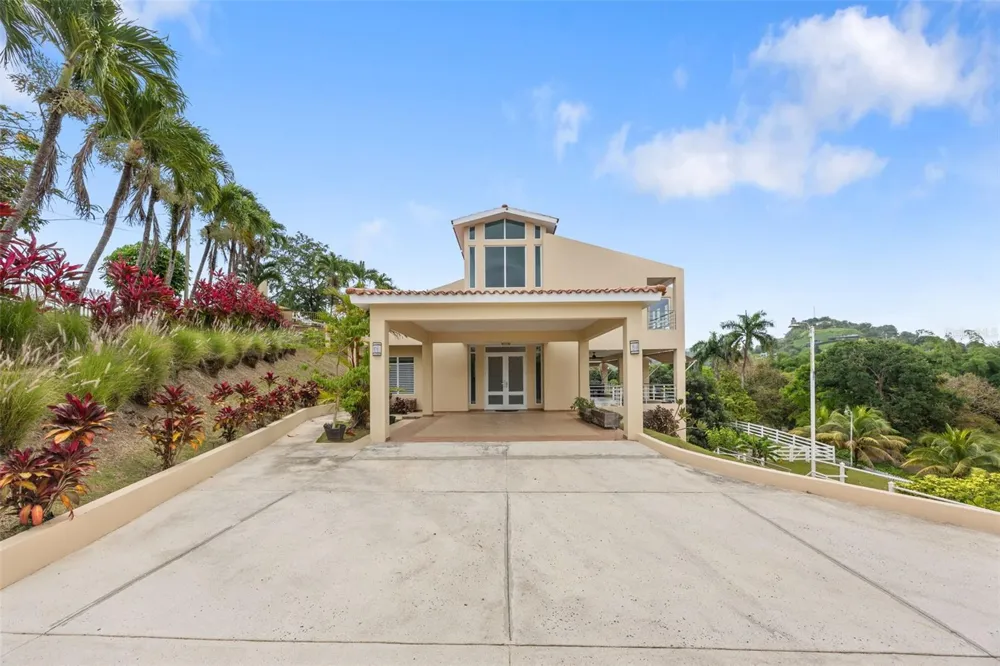 23 & 24 HACIENDA CARABALI Luquillo, PR 00773