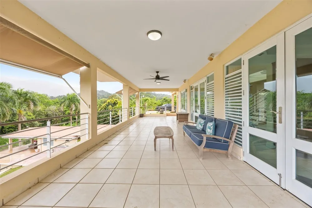 23 & 24 HACIENDA CARABALI Luquillo, PR 00773