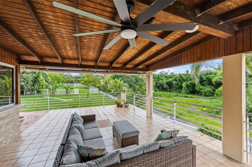 23 & 24 HACIENDA CARABALI Luquillo, PR 00773