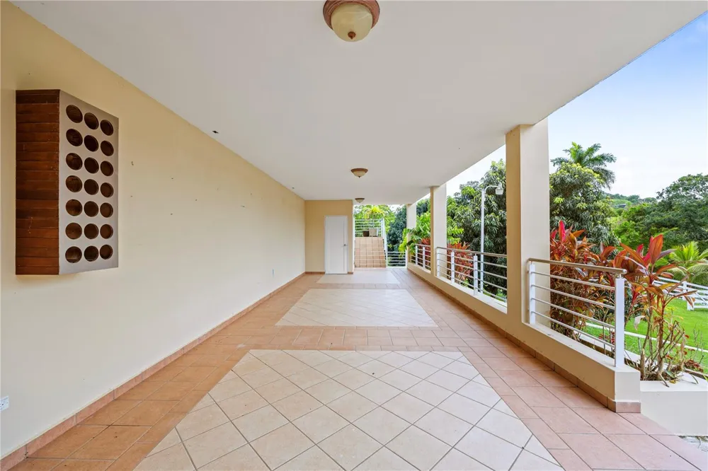23 & 24 HACIENDA CARABALI Luquillo, PR 00773