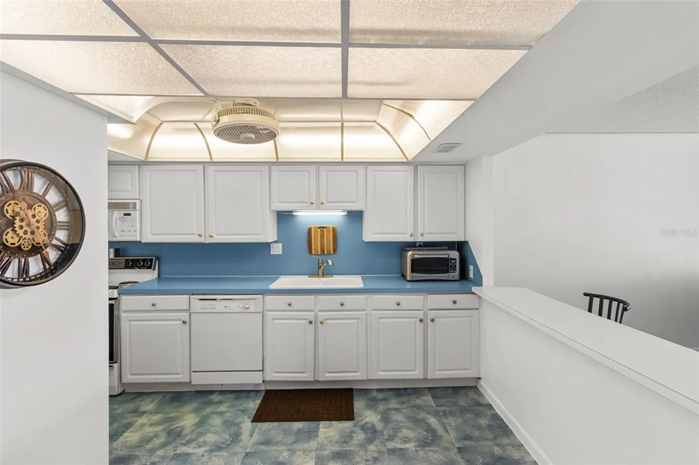 7400 SUN ISLAND DRIVE S #412 South Pasadena, FL 33707