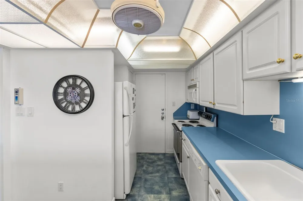 7400 SUN ISLAND DRIVE S #412 South Pasadena, FL 33707