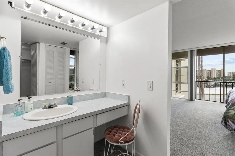 7400 SUN ISLAND DRIVE S #412 South Pasadena, FL 33707