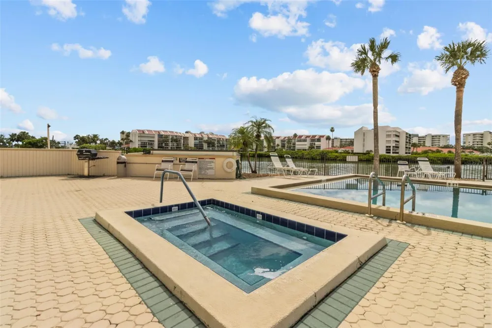 7400 SUN ISLAND DRIVE S #412 South Pasadena, FL 33707