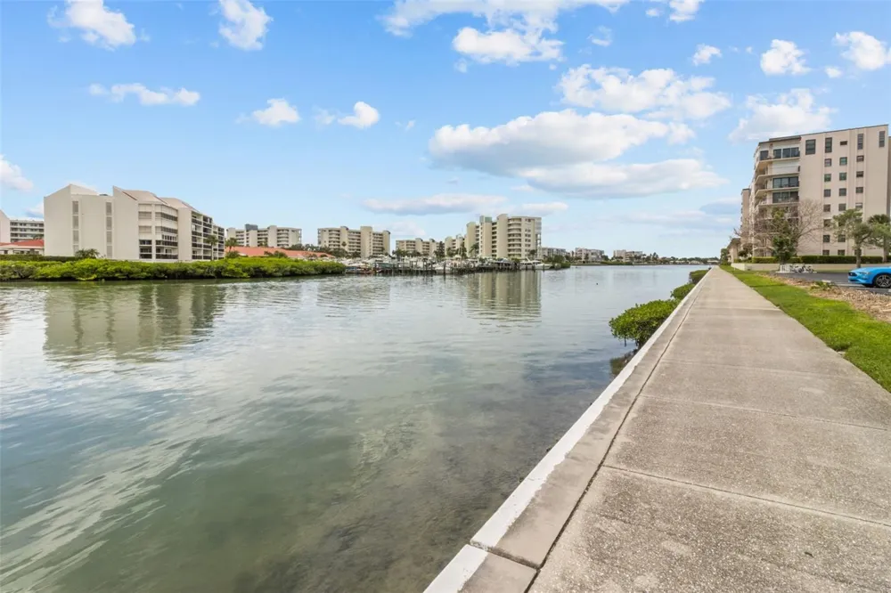 7400 SUN ISLAND DRIVE S #412 South Pasadena, FL 33707