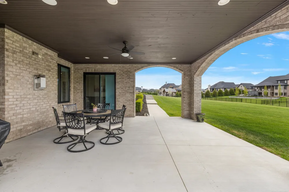 61573 Cotswold Drive Washington Township, MI 48094