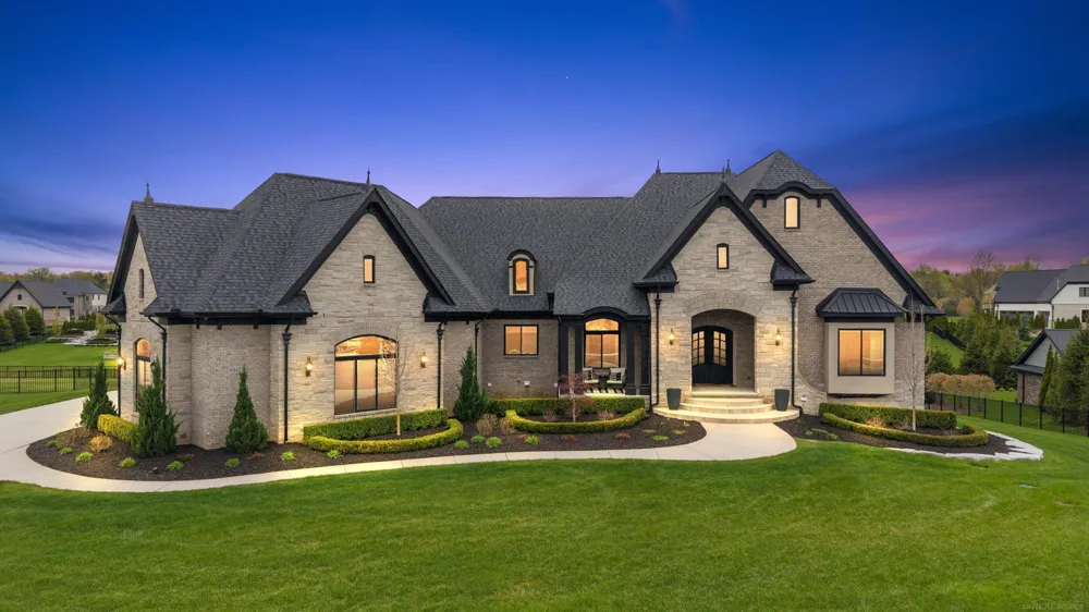 61573 Cotswold Drive Washington Township, MI 48094