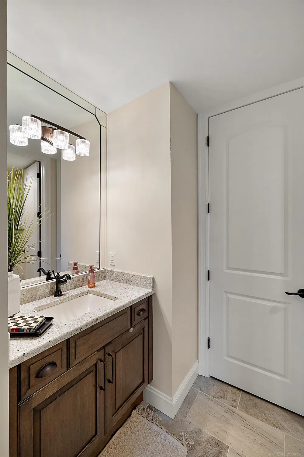 61573 Cotswold Drive Washington Township, MI 48094