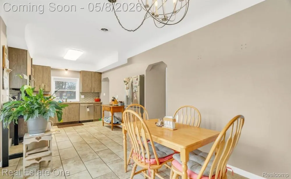 16423 Admiral Fraser City, MI 48026