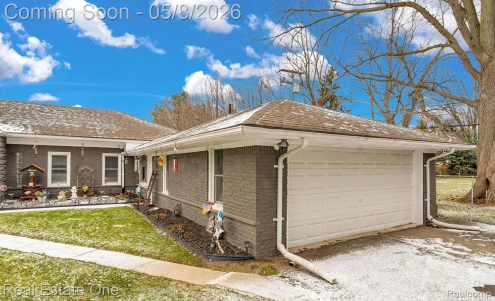 16423 Admiral Fraser City, MI 48026