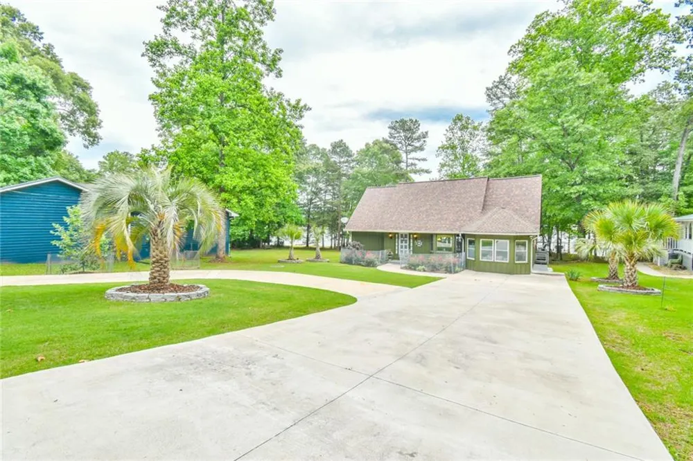 591 Rue Cezzan Lavonia, GA 30553