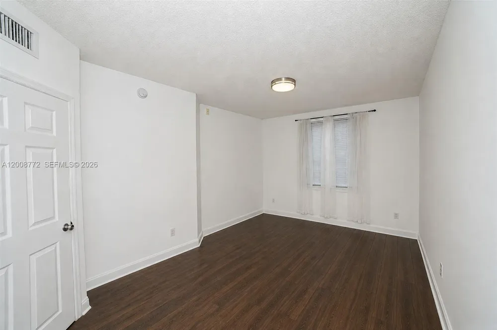 17145 Bay Rd #4102 Sunny Isles Beach, FL 33160