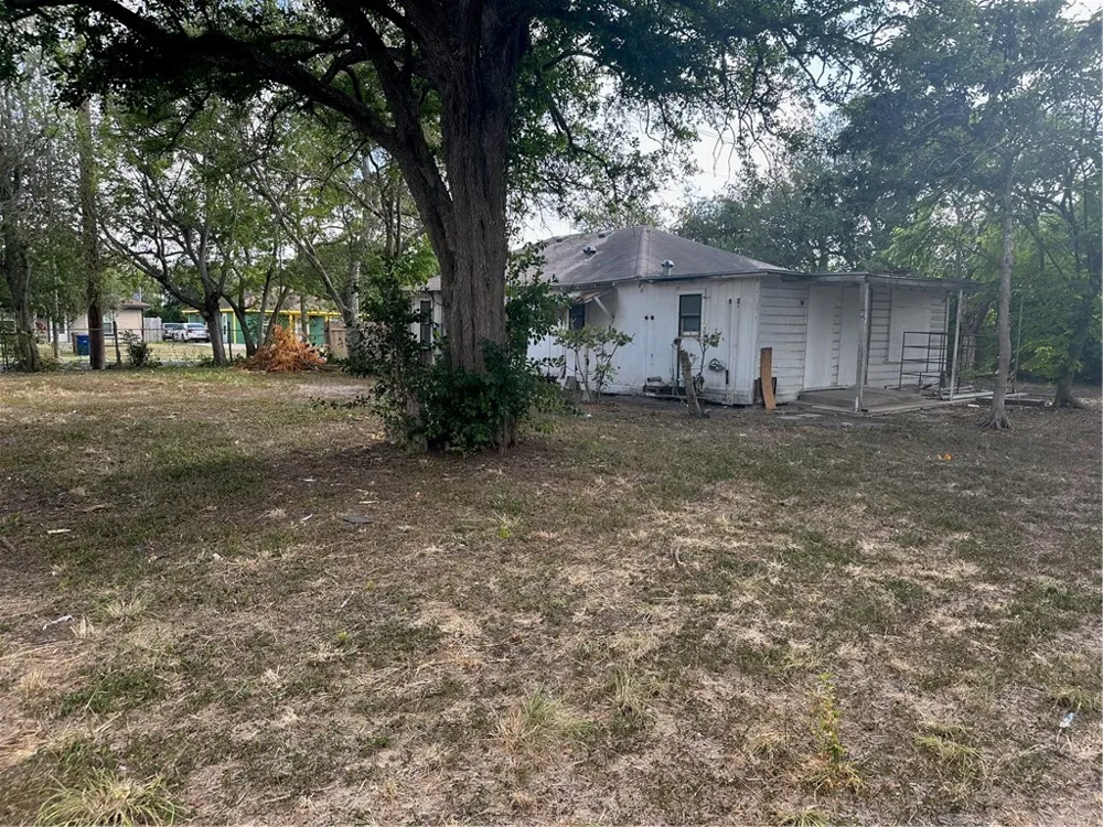 1311 Morris Avenue Corpus Christi, TX 78401