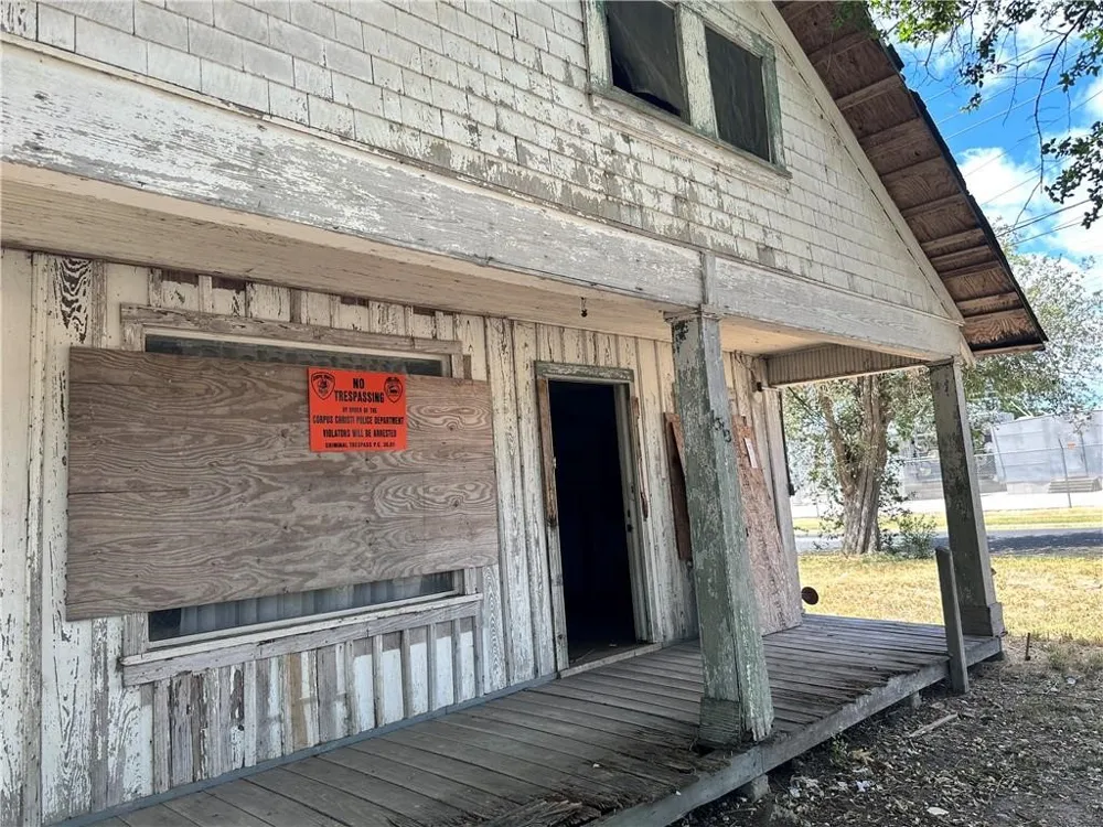 1311 Morris Avenue Corpus Christi, TX 78401