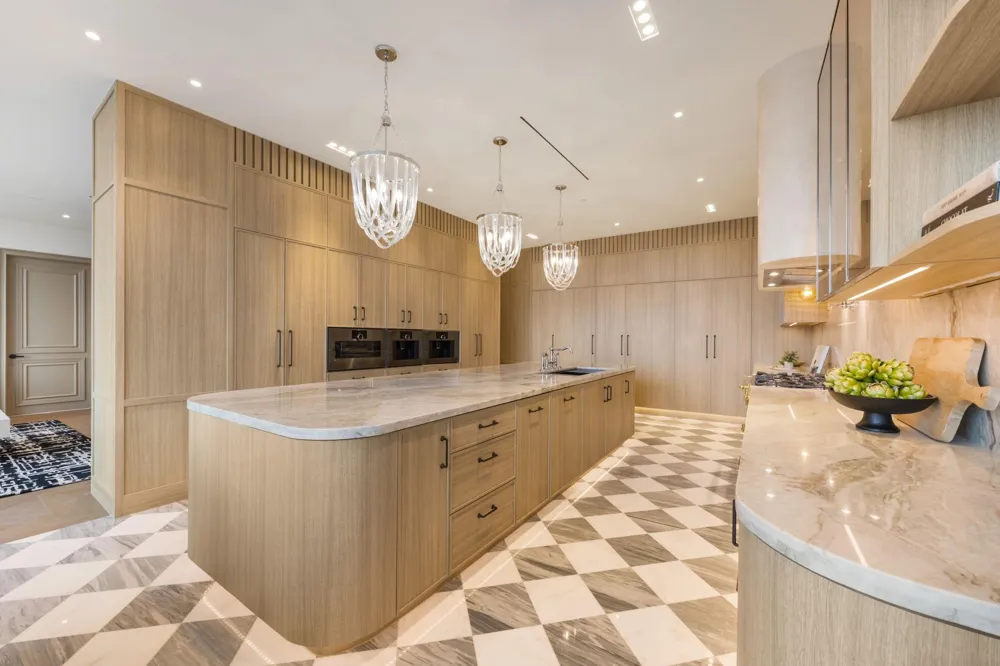 1275 S Post Oak Lane #2502 Houston, TX 77056