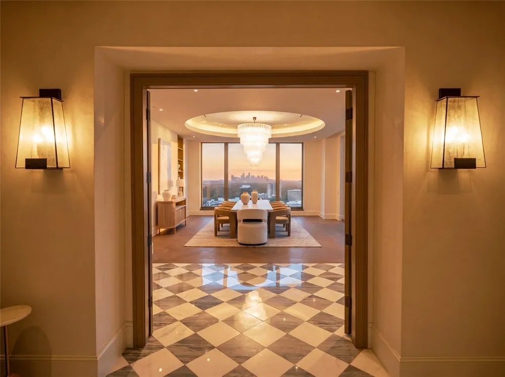 1275 S Post Oak Lane #2502 Houston, TX 77056