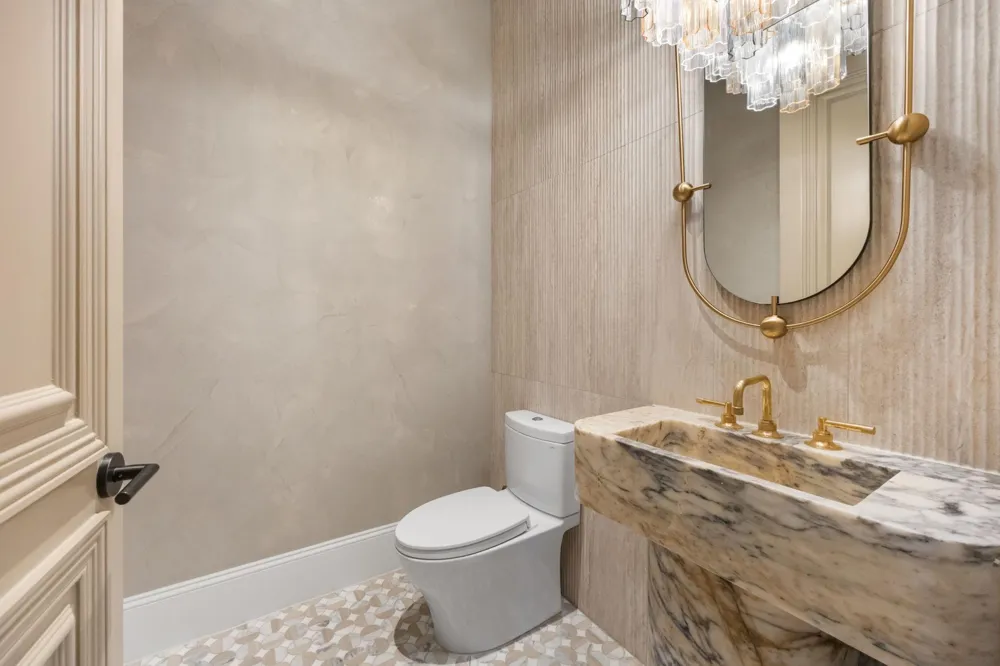 1275 S Post Oak Lane #2502 Houston, TX 77056