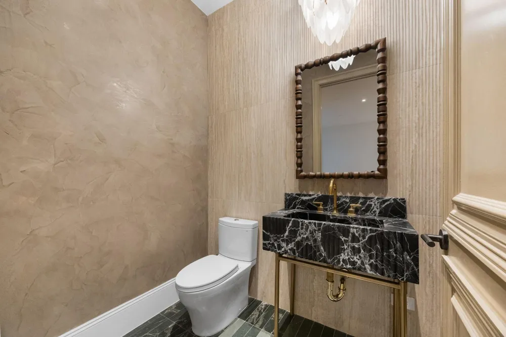 1275 S Post Oak Lane #2502 Houston, TX 77056
