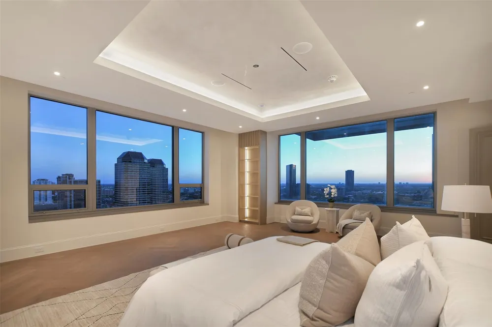1275 S Post Oak Lane #2502 Houston, TX 77056
