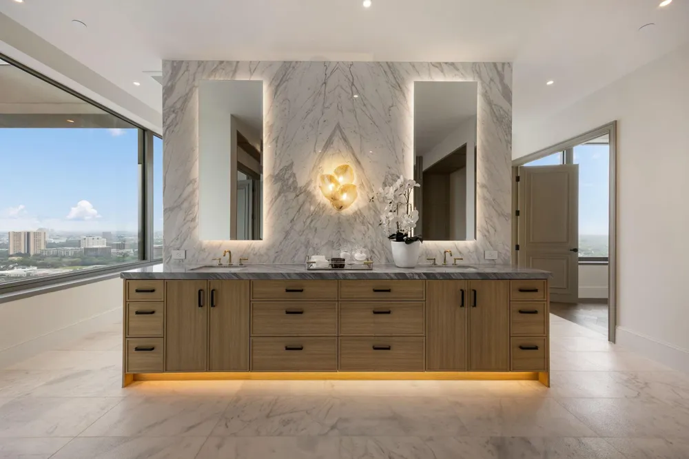 1275 S Post Oak Lane #2502 Houston, TX 77056