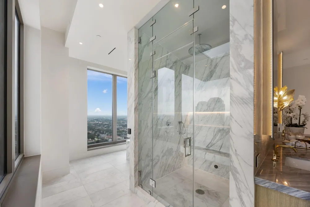 1275 S Post Oak Lane #2502 Houston, TX 77056