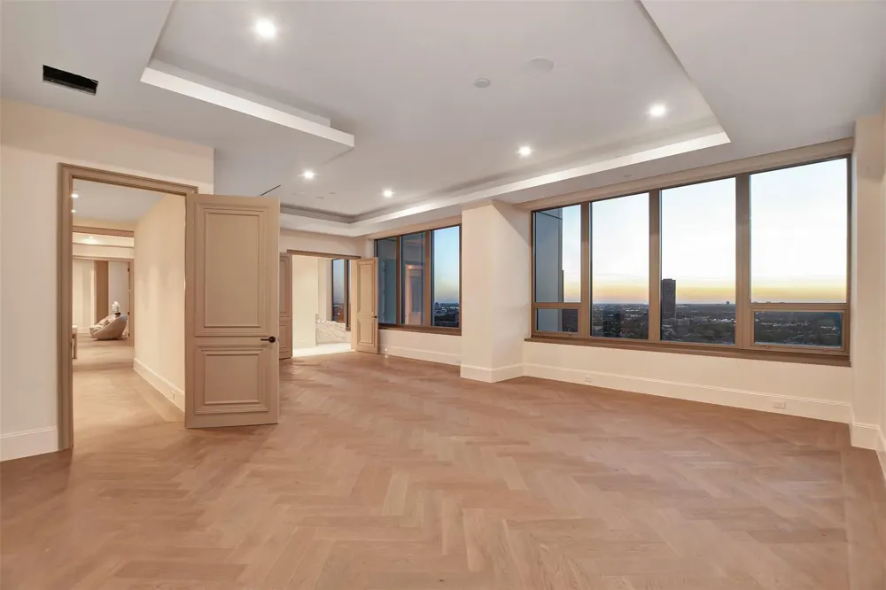 1275 S Post Oak Lane #2502 Houston, TX 77056