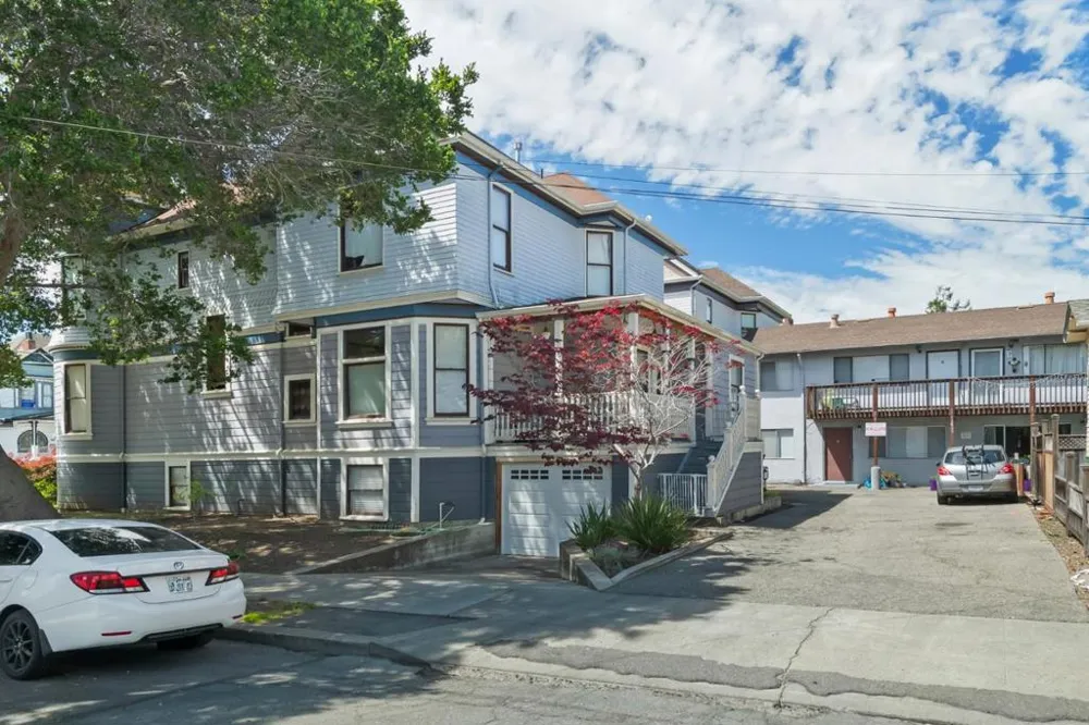 1833 Clinton Avenue Alameda, CA 94501