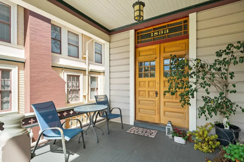 1833 Clinton Avenue Alameda, CA 94501