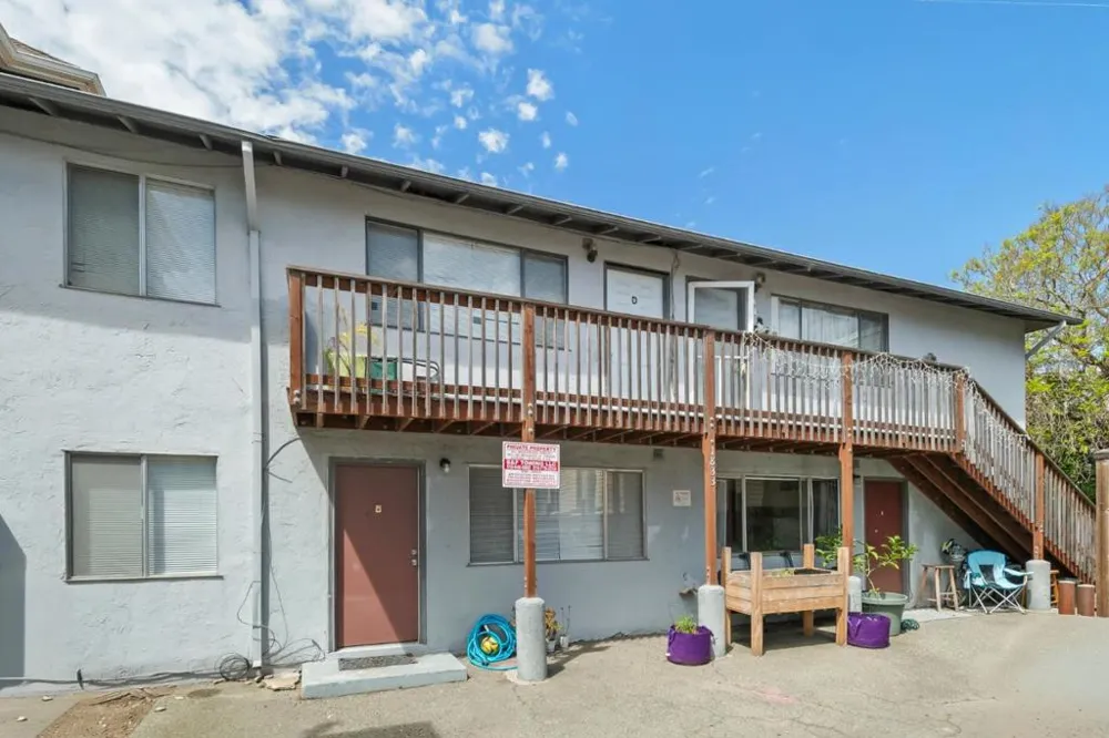 1833 Clinton Avenue Alameda, CA 94501