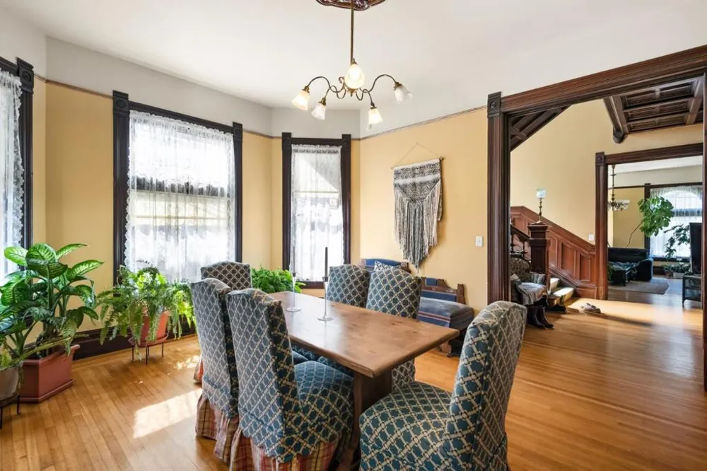 1833 Clinton Avenue Alameda, CA 94501