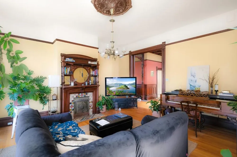 1833 Clinton Avenue Alameda, CA 94501