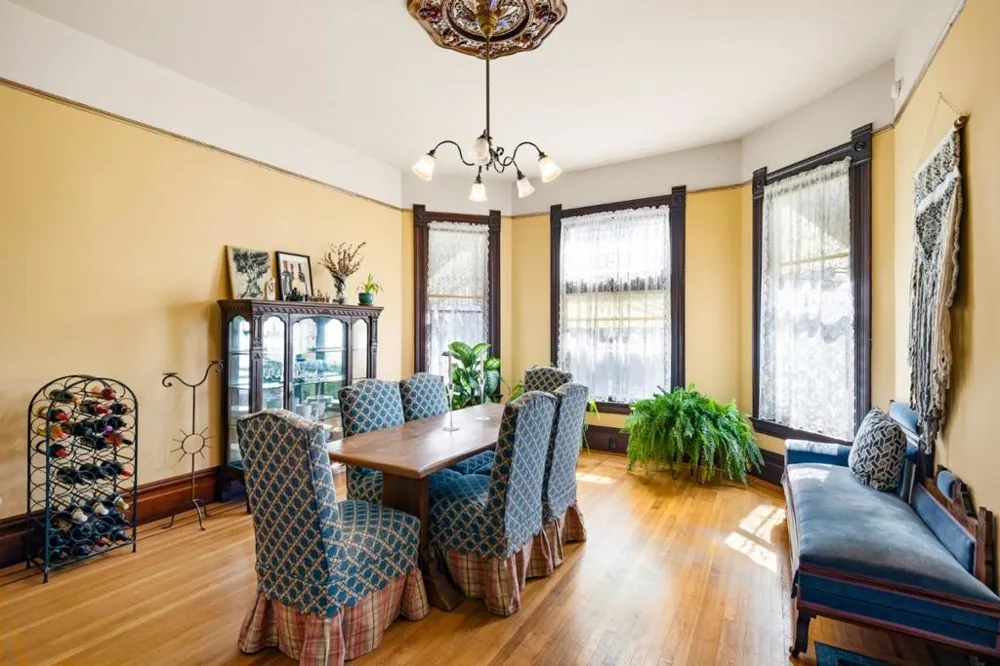 1833 Clinton Avenue Alameda, CA 94501