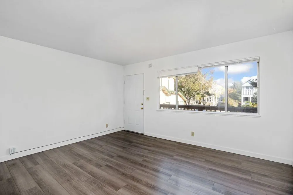 1833 Clinton Avenue Alameda, CA 94501