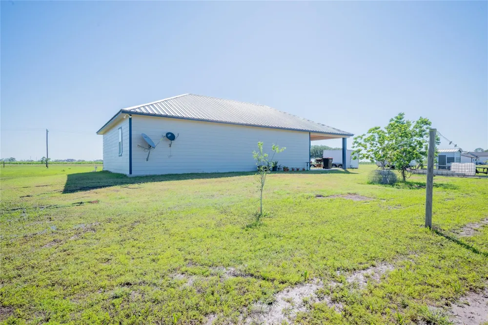 1015 Fm 960 Road El Campo, TX 77437
