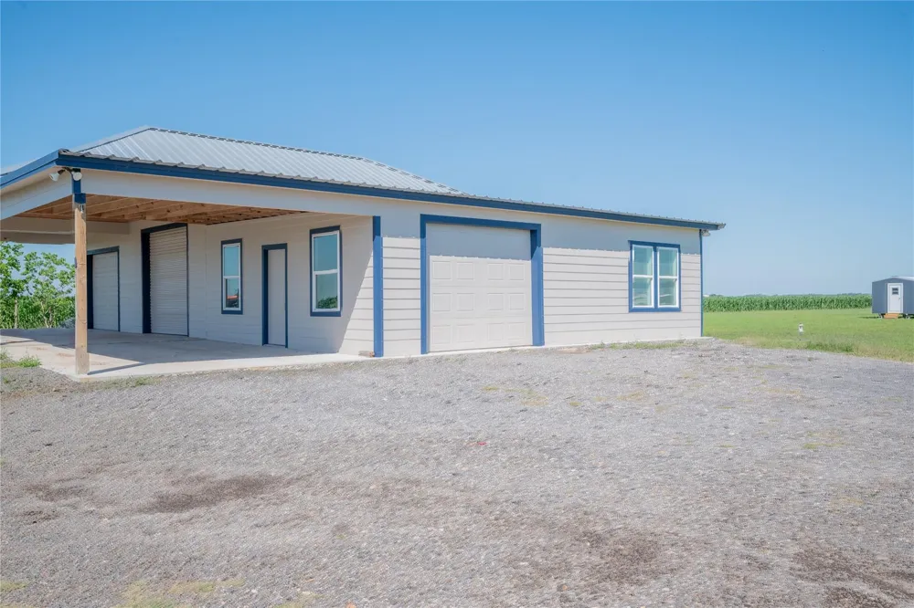 1015 Fm 960 Road El Campo, TX 77437