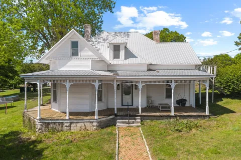 1851 Main St
