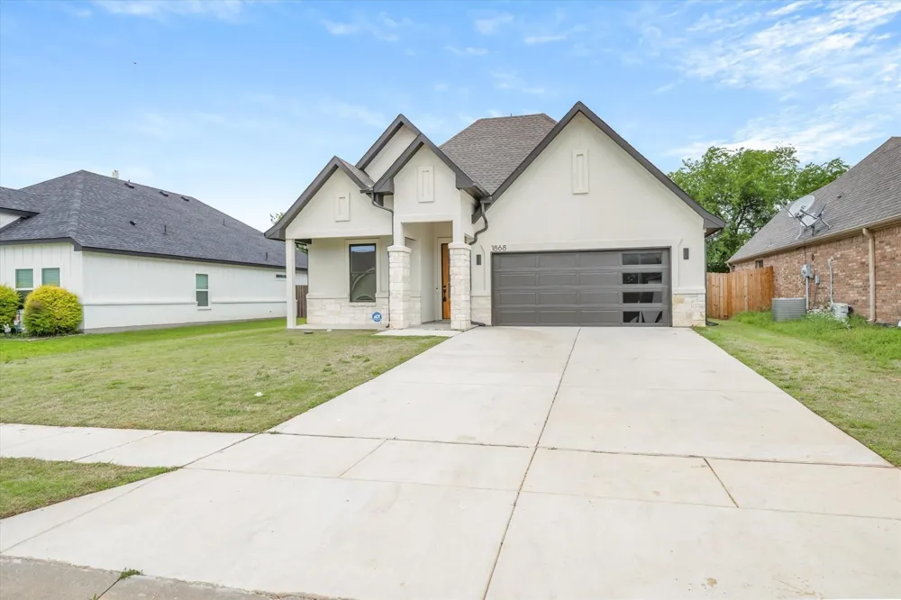 1868 Meadowview Canton, TX 75103