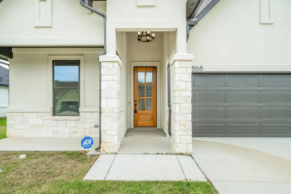 1868 Meadowview Canton, TX 75103