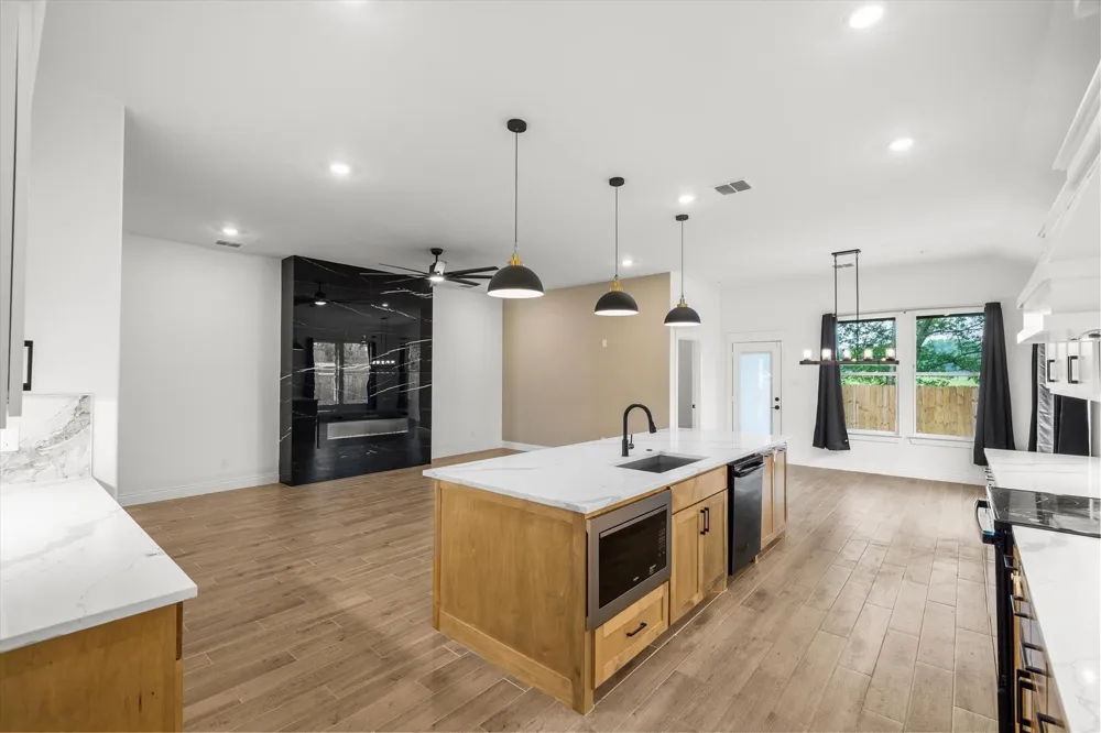 1868 Meadowview Canton, TX 75103