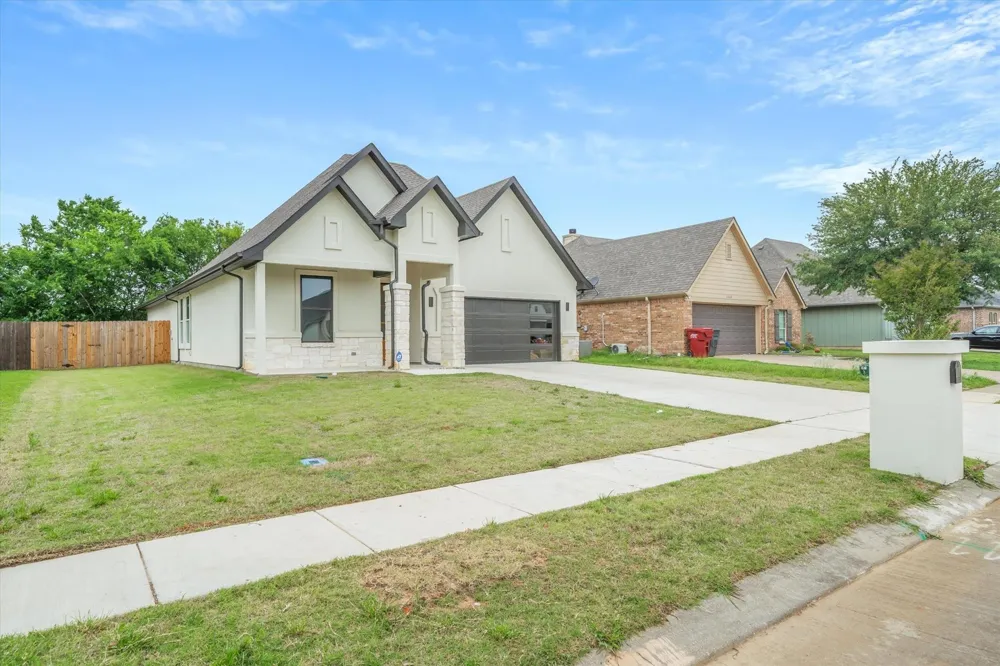 1868 Meadowview Canton, TX 75103
