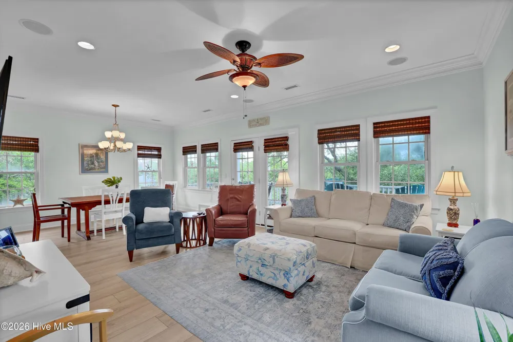 117 Beachwood Drive Surf City, NC 28445